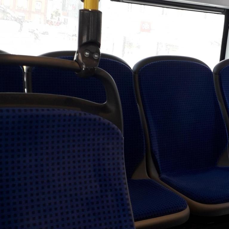 Der Tatort: Eine Sitzreihe im Bus Der Tatort: Eine Sitzreihe im Bus