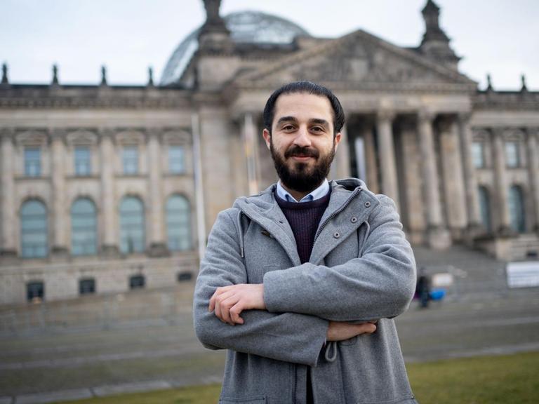Tareq Alaows vor dem deutschen Bundestag