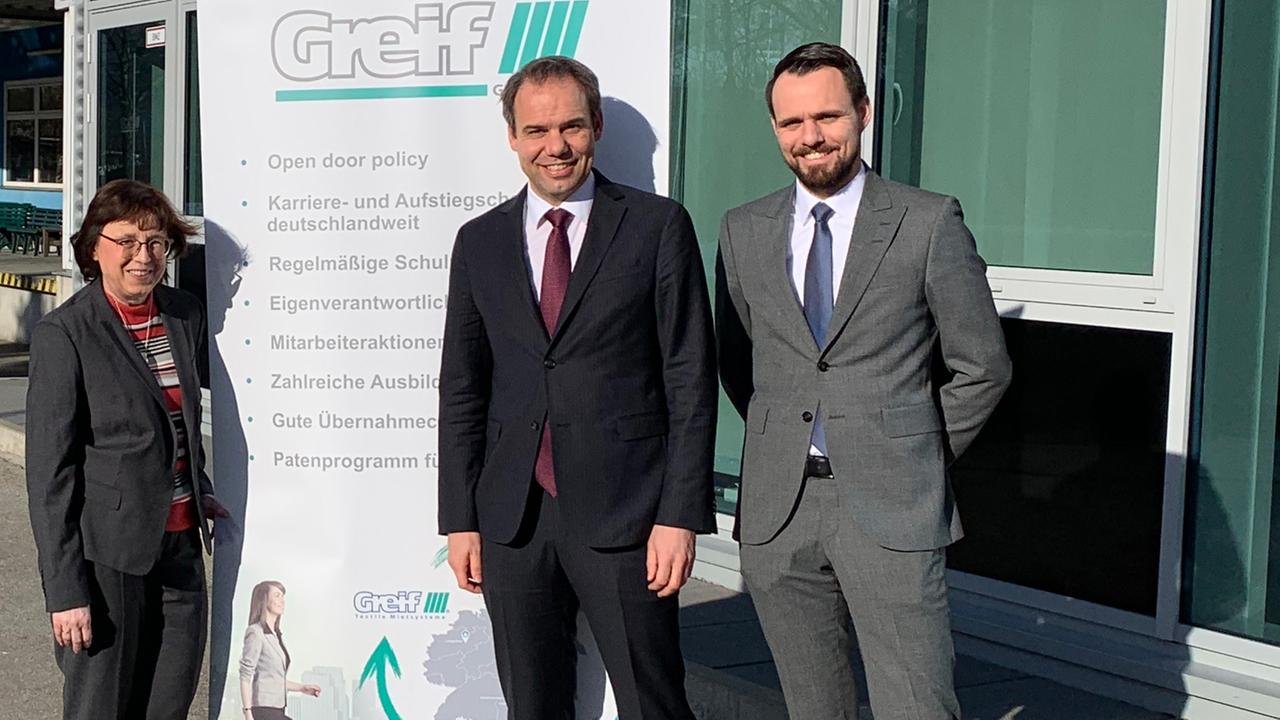 Geschäftsführer Martin und Markus Greif mit Personalleiterin Roswitha Turinsky Geschäftsführer Martin und Markus Greif mit Personalleiterin Roswitha Turinsky