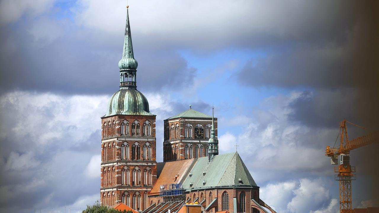 Die St.-Nikolai-Kirche in Stralsund. Die St.-Nikolai-Kirche in Stralsund.