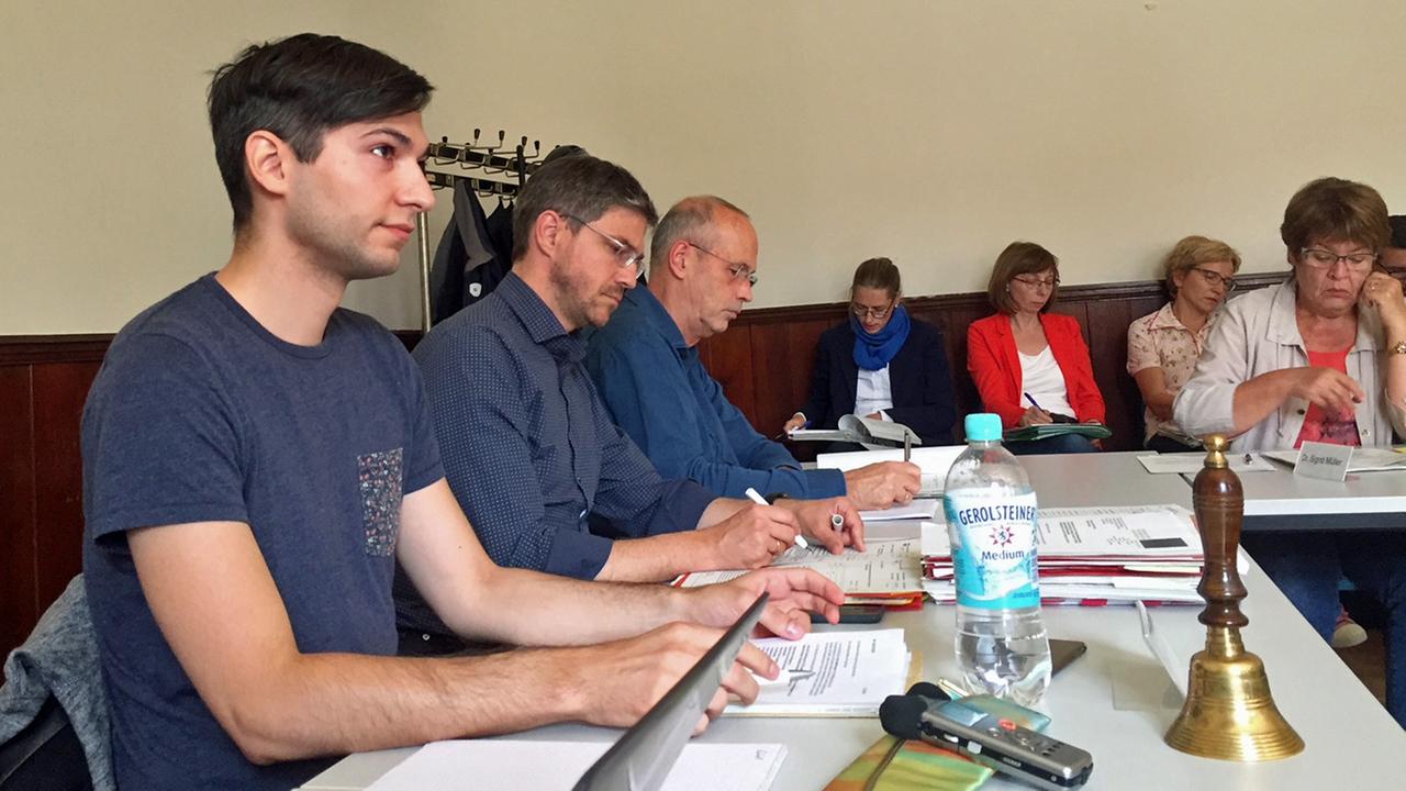 Der 28-jährige David Kolesnyk studiert Jura. Er engagiert sich bei den Jusos, seit Juni 2018 ist er Vorsitzender der SPD Potsdam. Der 28-jährige David Kolesnyk studiert Jura. Er engagiert sich bei den Jusos, seit Juni 2018 ist er Vorsitzender der SPD Potsdam.