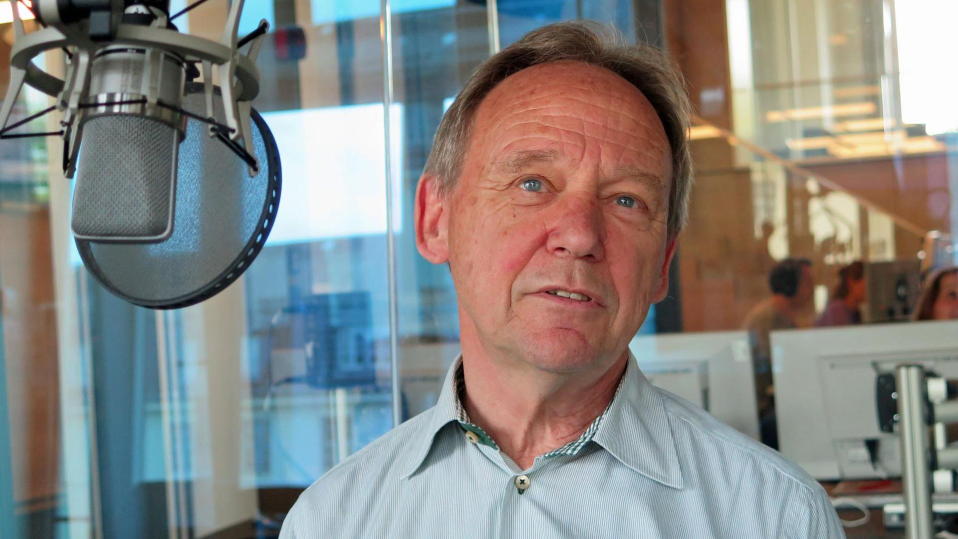 Der britisch-deutsche Journalist Alan Posener zu Gast bei Deutschlandfunk Kultur Der britisch-deutsche Journalist Alan Posener zu Gast bei Deutschlandfunk Kultur