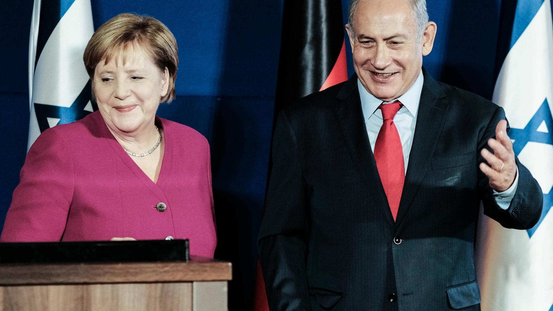 Bundeskanzlerin Merkel und Israels Regierungschef Netanjahu bei einer Pressekonferenz Bundeskanzlerin Merkel und Israels Regierungschef Netanjahu bei einer Pressekonferenz