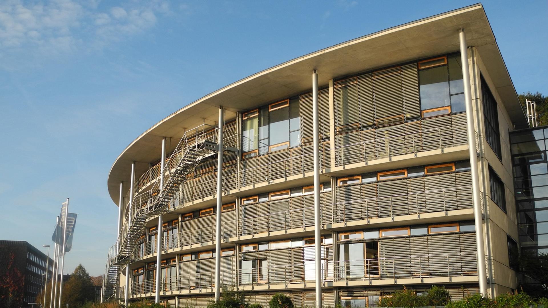 Die Deutsche Zentralbibliothek für Wirtschaftswissenschaften (ZBW) 2014 des Kieler Instituts für Weltwirtschaft, aufgenommen am 23.10.2014 in Kiel (Schleswig-Holstein). Die Einrichtung wurde als Bibliothek des Jahres ausgezeichnet. Die Deutsche Zentralbibliothek für Wirtschaftswissenschaften (ZBW) 2014 des Kieler Instituts für Weltwirtschaft, aufgenommen am 23.10.2014 in Kiel (Schleswig-Holstein). Die Einrichtung wurde als Bibliothek des Jahres ausgezeichnet.