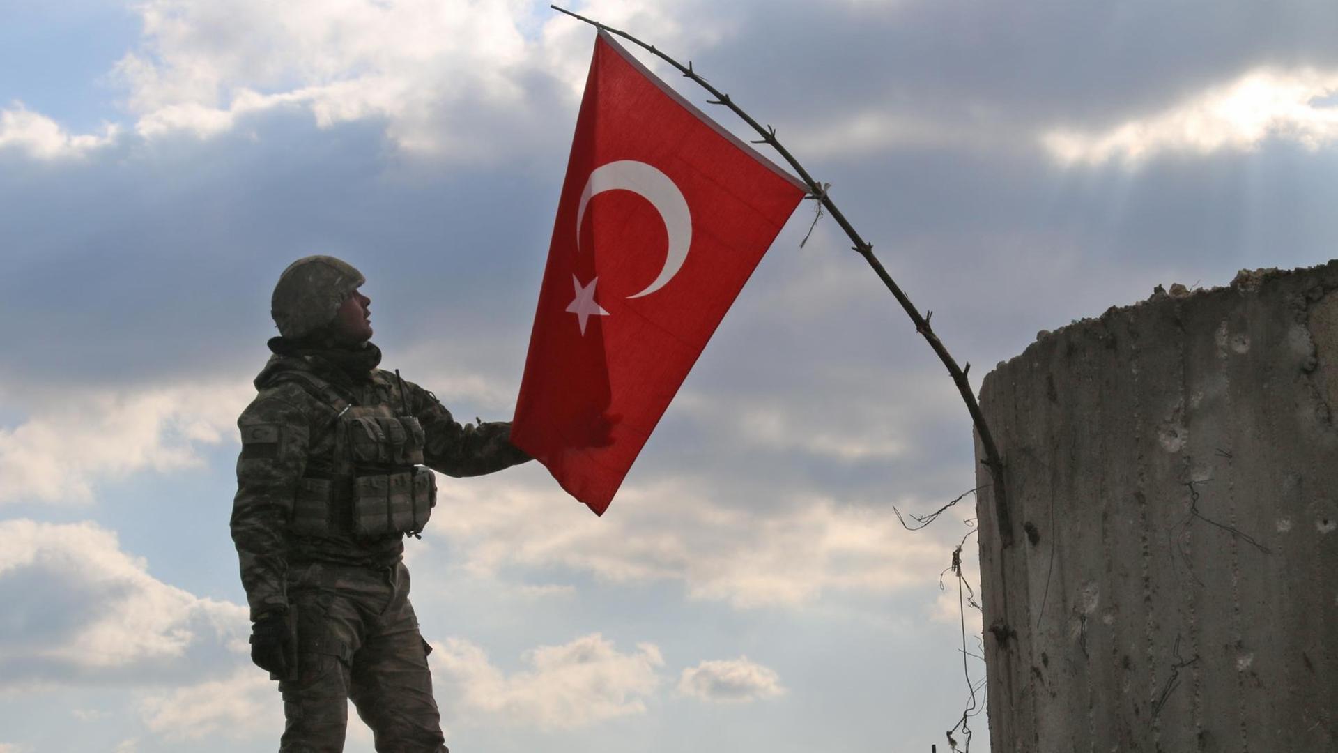 Nordsyrien - Bericht über türkischen Angriff auf Kurden