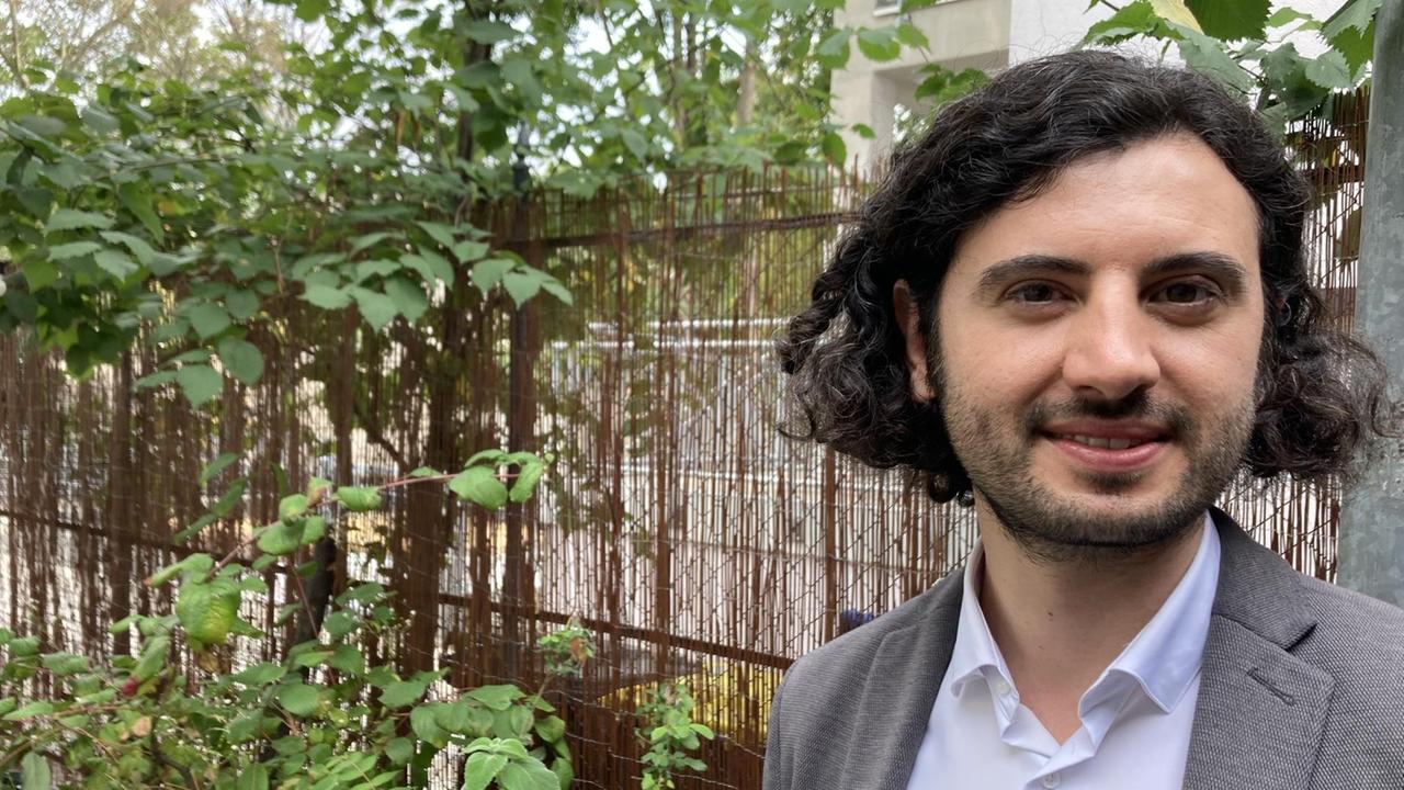 Hakan Demir, SPD-Bundestagsabgeordneter aus Berlin-Neukölln, kurz nach der Bundestagswahl 2021 Hakan Demir, SPD-Bundestagsabgeordneter aus Berlin-Neukölln, kurz nach der Bundestagswahl 2021