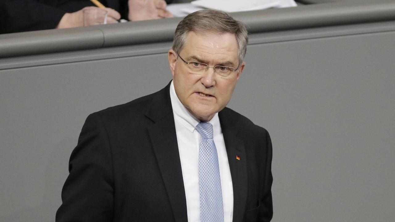 Der CDU-Politiker und ehemalige Bundesverteidigungsminister Franz Josef Jung. Der CDU-Politiker und ehemalige Bundesverteidigungsminister Franz Josef Jung.