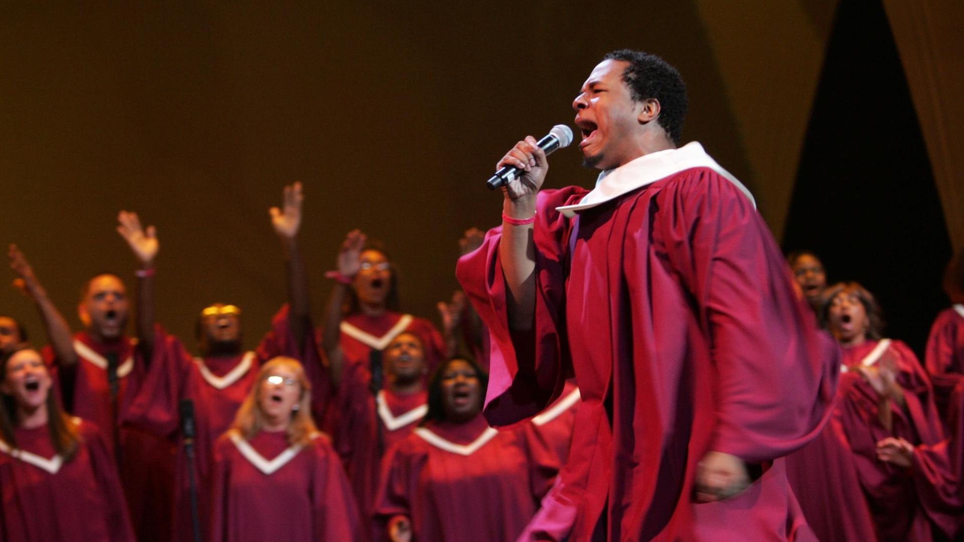 Der Marble Community Gospel Chor bei einem Auftritt. Der Marble Community Gospel Chor bei einem Auftritt.