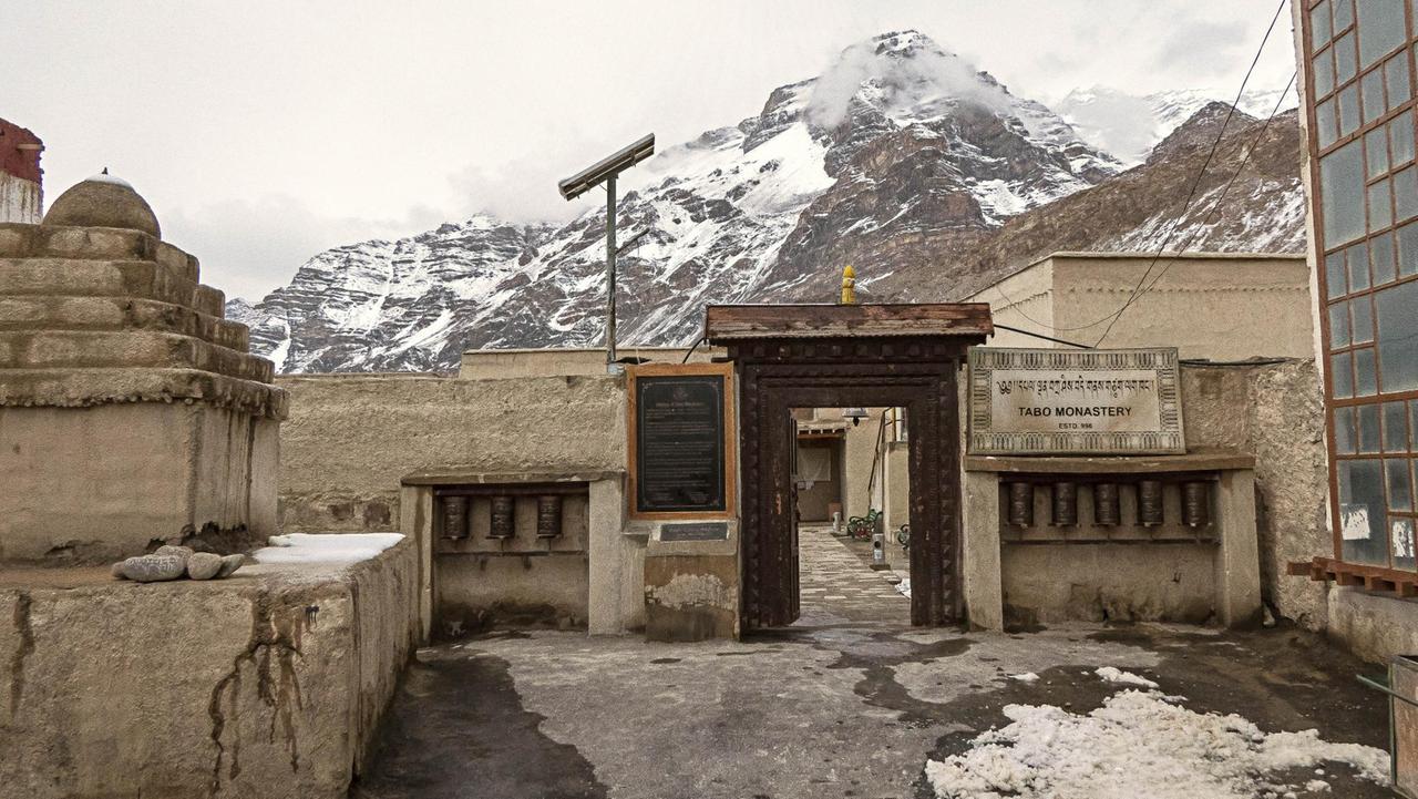 Tabo Chos-Khor - Das über tausend Jahre alte Kloster von Tabo, das älteste buddhistische Kloster in Indien. Tabo Chos-Khor - Das über tausend Jahre alte Kloster von Tabo, das älteste buddhistische Kloster in Indien.