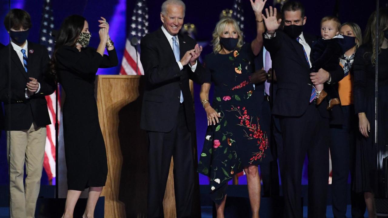 Joe Biden feiert gemeinsam mit seiner Familie den Sieg über Donald Trump bei der Präsidentschaftswahl 2020 Joe Biden feiert gemeinsam mit seiner Familie den Sieg über Donald Trump bei der Präsidentschaftswahl 2020