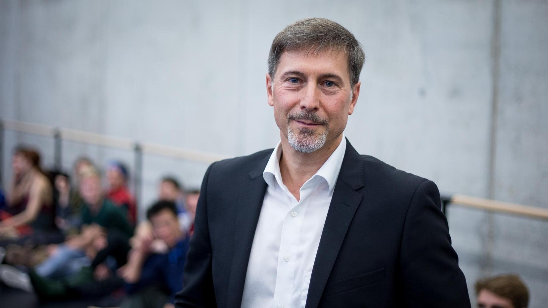 Der Ballettdirektor der Deutschen Oper am Rhein, Martin Schläpfer. Der Ballettdirektor der Deutschen Oper am Rhein, Martin Schläpfer.