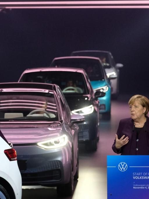 Bundeskanzlerin Angela Merkel (CDU) spricht im VW-Werk in Zwickau bei einem Festakt zum Produktionsstart des Elektroautos ID3.