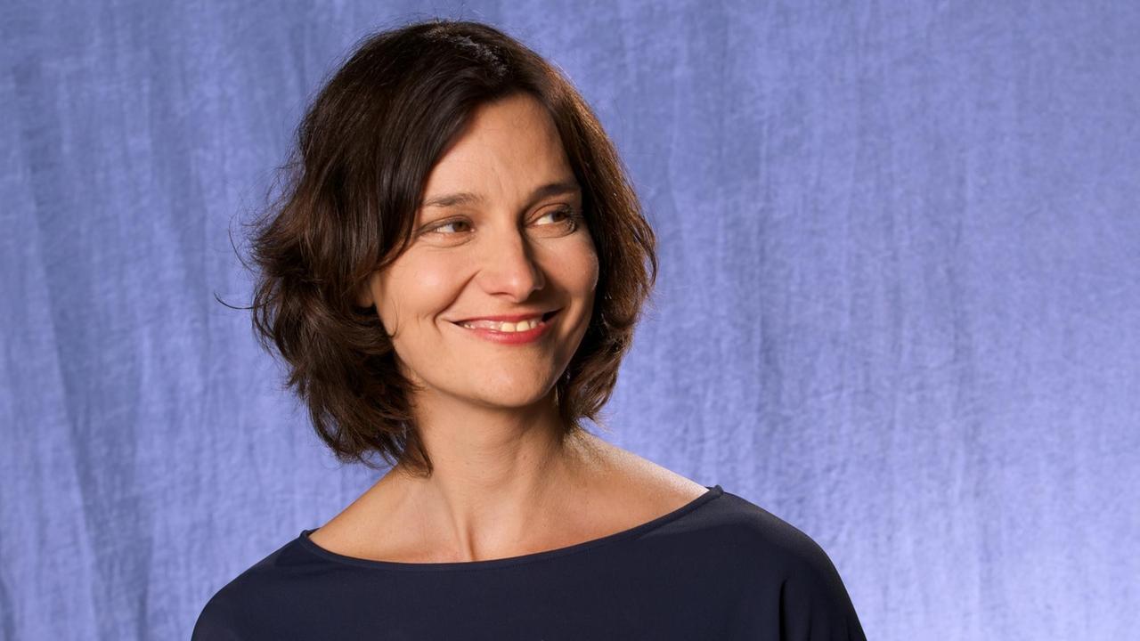 Katja Petrowskaja, ukrainisch-deutsche Schriftstellerin und Journalistin. Katja Petrowskaja, ukrainisch-deutsche Schriftstellerin und Journalistin.
