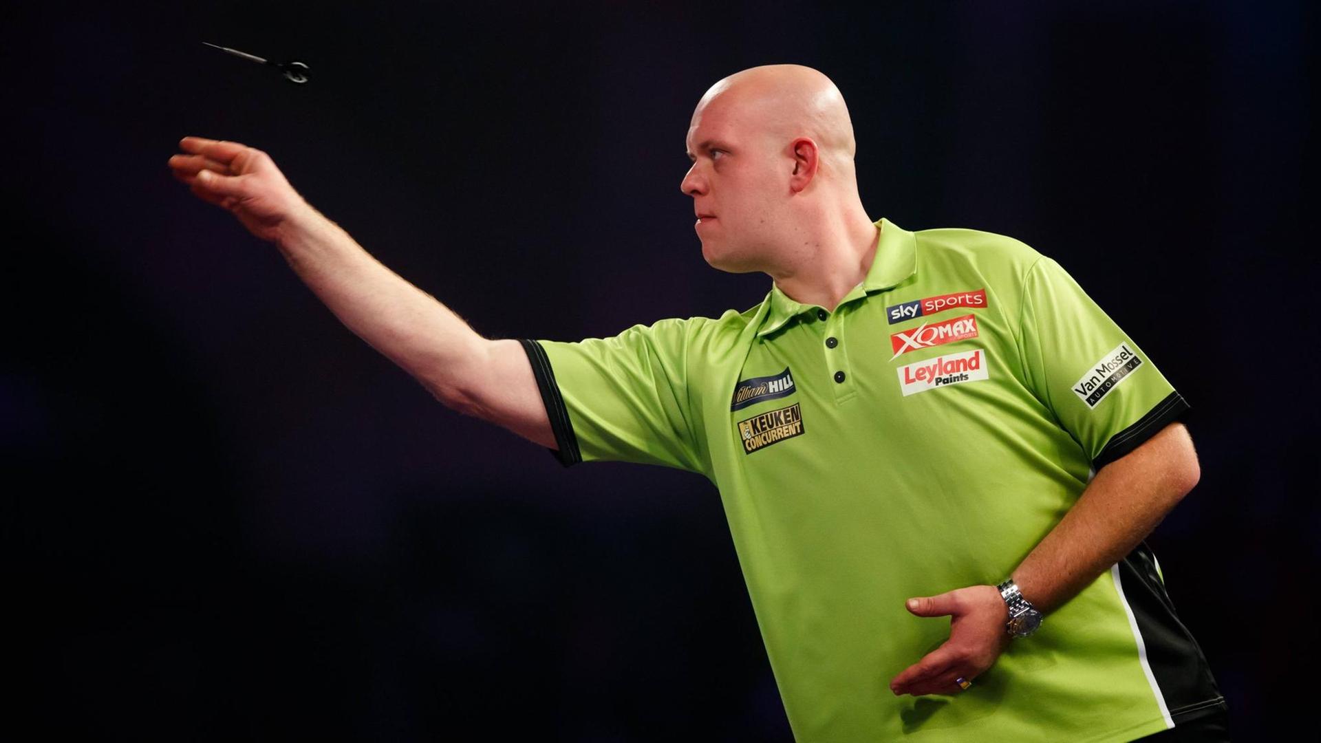 Der Niederländer Michael van Gerwen gewann Anfang 2017 die Darts-WM in London. Der Niederländer Michael van Gerwen gewann Anfang 2017 die Darts-WM in London.