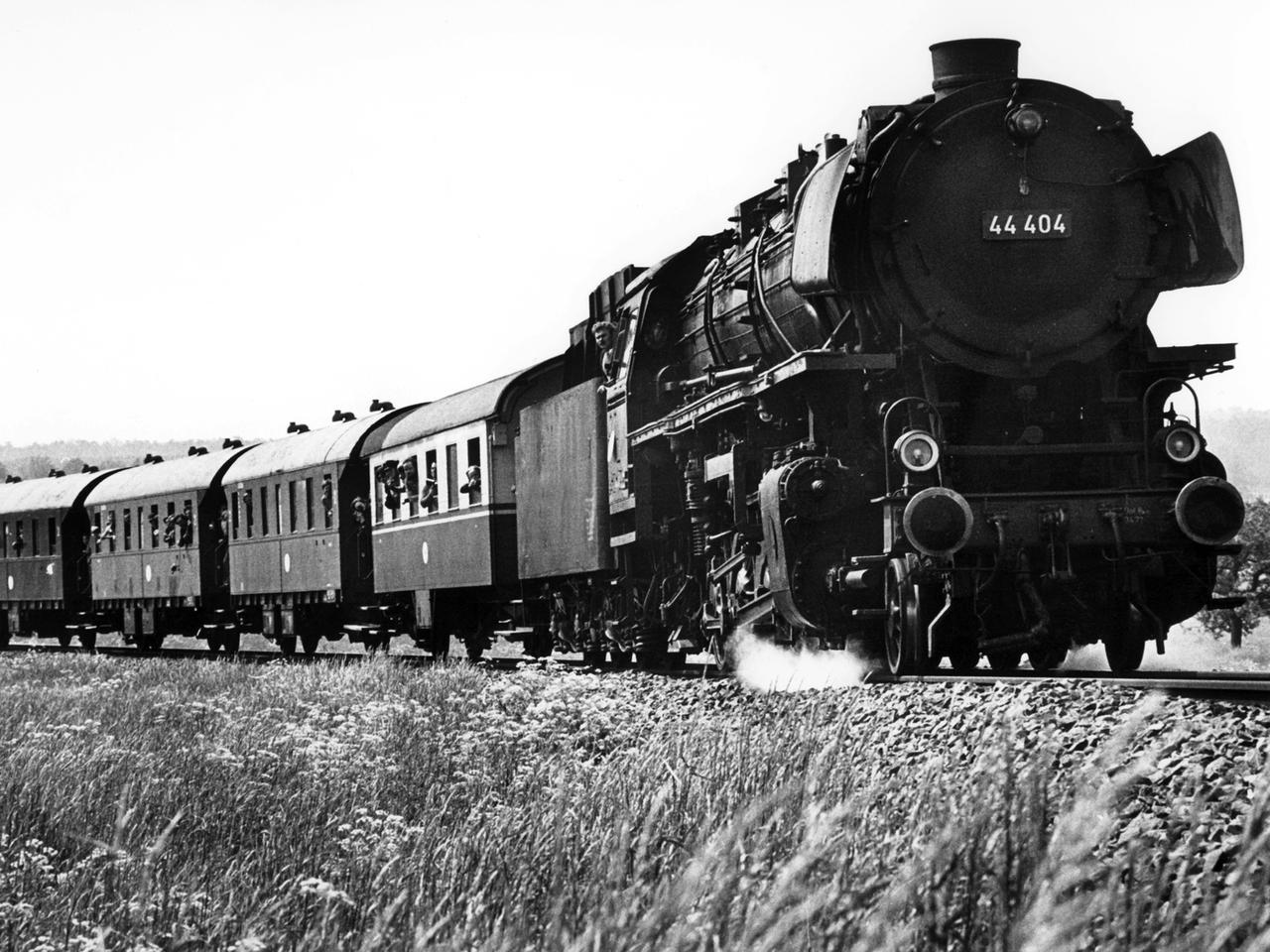 Die Reichsbahn-Güterzuglokomotive 44 404 der Deutschen Museums-Eisenbahn