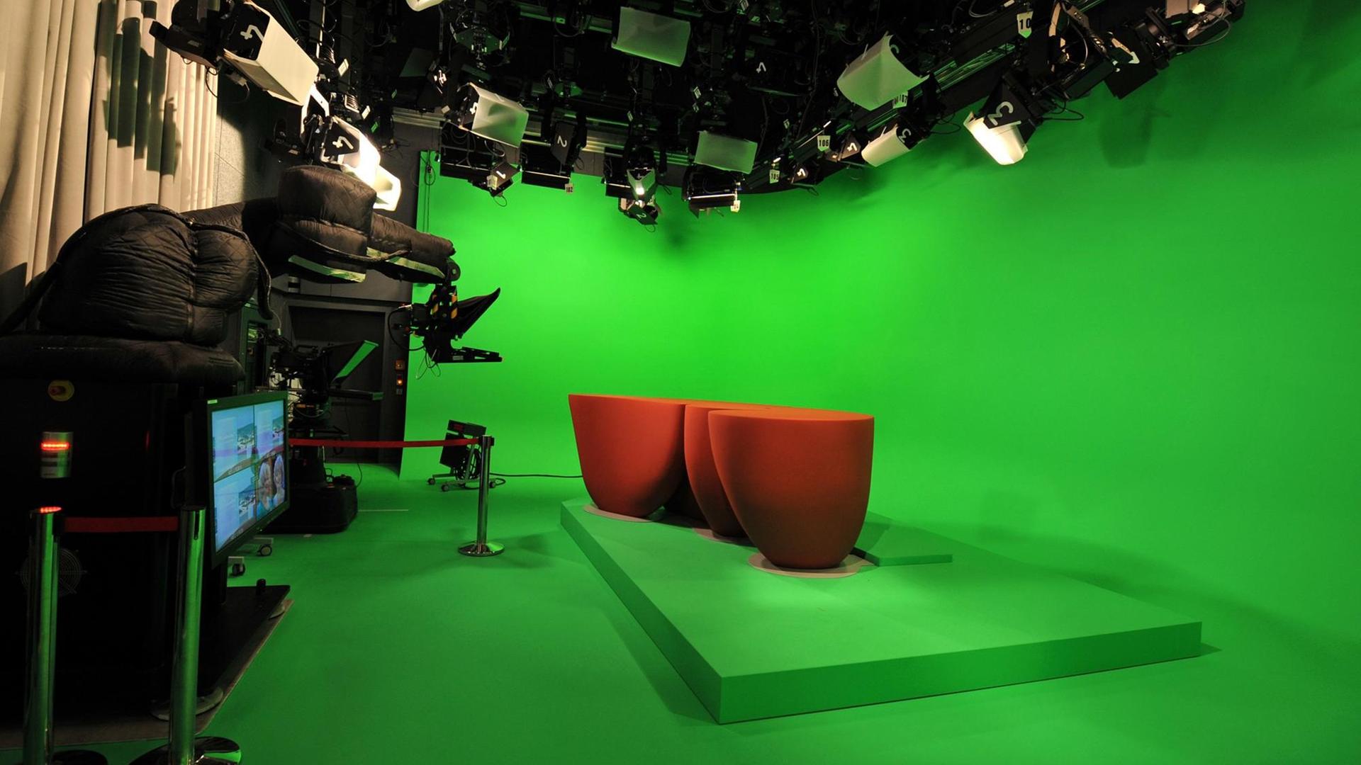 Das neue virtuelle Studio des SWR aufgenommen am Mittwoch (09.05.2012) im Funkhaus in Stuttgart. Das neue virtuelle Studio des SWR aufgenommen am Mittwoch (09.05.2012) im Funkhaus in Stuttgart.