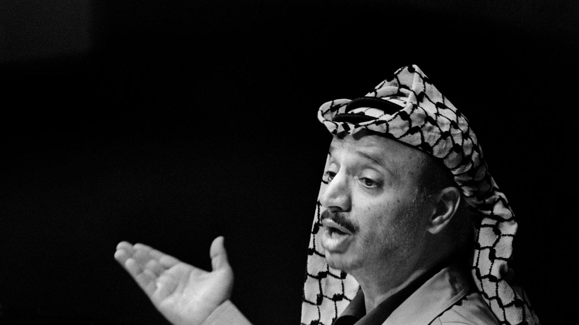 PLO-Chef Jassir Arafat während seiner ersten Rede vor der Vollversammlung der Vereinten Nationen. PLO-Chef Jassir Arafat während seiner ersten Rede vor der Vollversammlung der Vereinten Nationen.