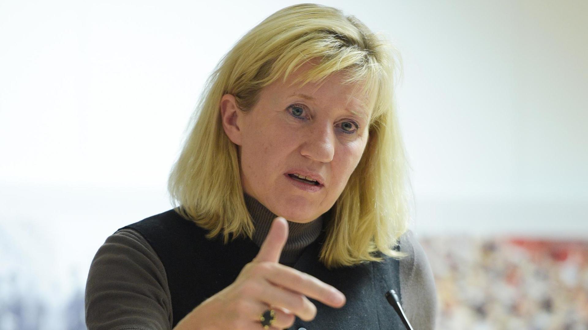 Die Vorsitzende des Doping-Opfer-Hilfe-Vereins, Ines Geipel. Die Vorsitzende des Doping-Opfer-Hilfe-Vereins, Ines Geipel.
