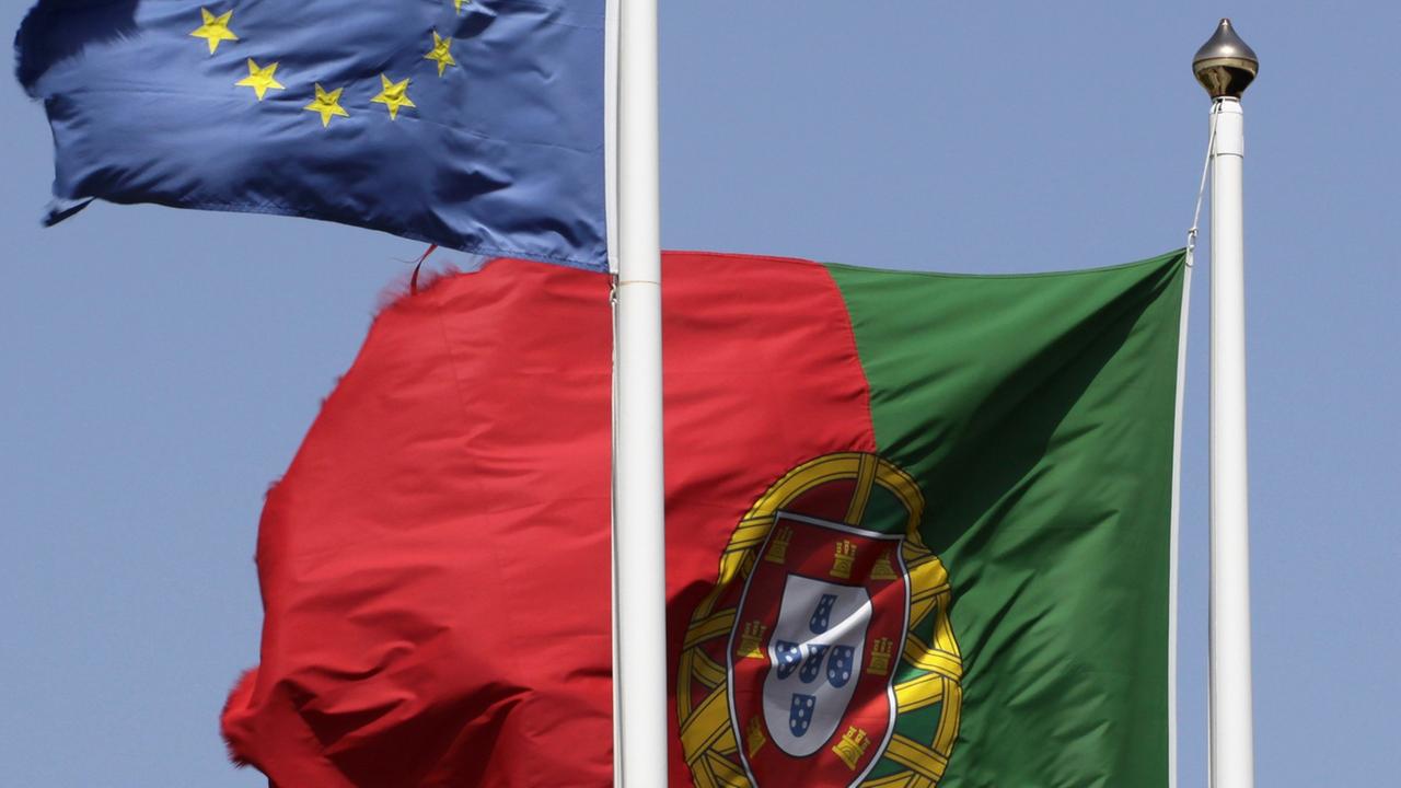 Die Flaggen Portugals und Europas Die Flaggen Portugals und Europas