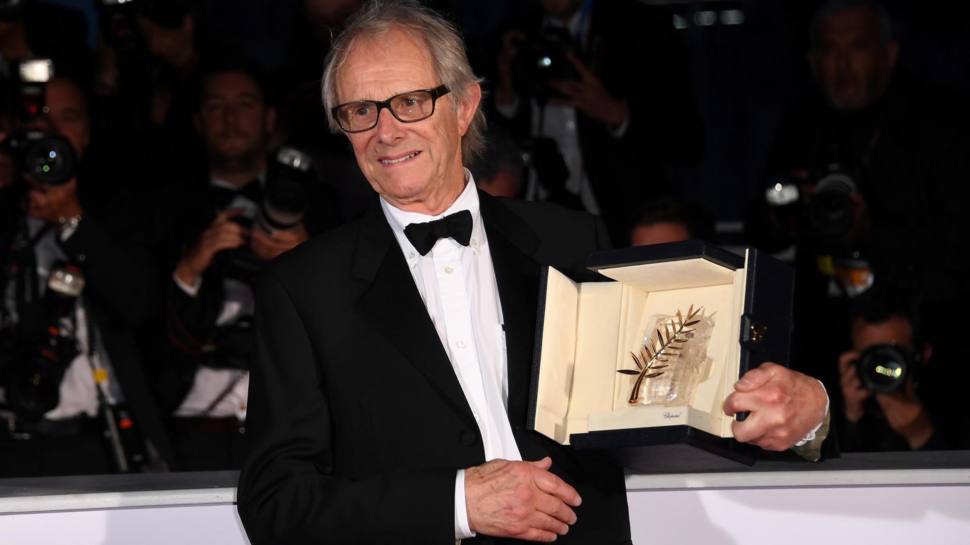 Ken Loach bei der Verleihung der Goldenen Palme bei den Internationalen Filmfestspielen von Cannes Ken Loach bei der Verleihung der Goldenen Palme bei den Internationalen Filmfestspielen von Cannes