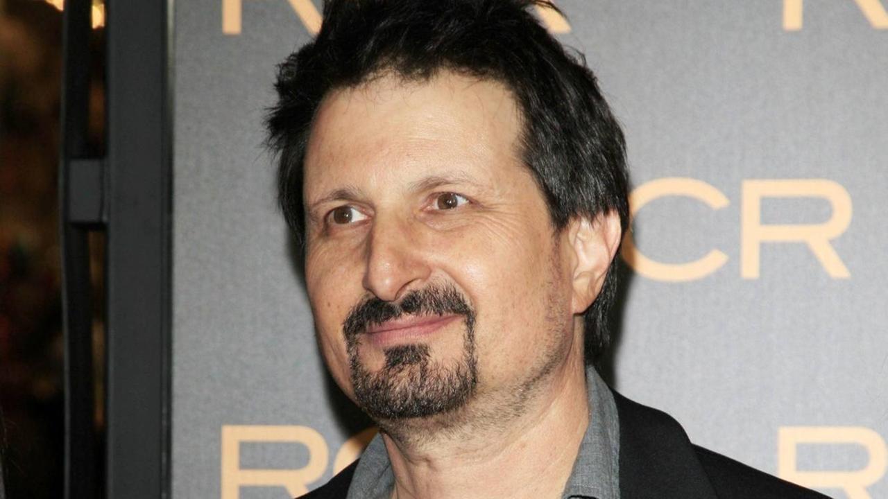 Jeff Rona ist Komponist für Film- und Computermusik Jeff Rona ist Komponist für Film- und Computermusik