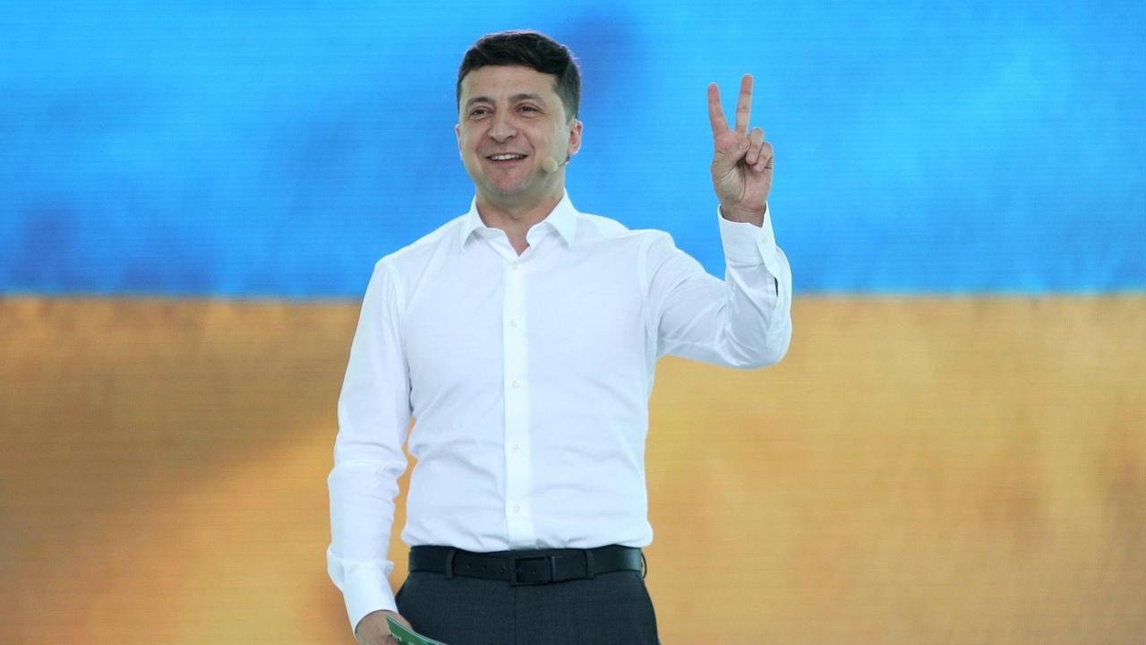 Präsident Wolodymyr Selenskyj bei einer Rede seiner Partei "Diener des Volkes". Präsident Wolodymyr Selenskyj bei einer Rede seiner Partei "Diener des Volkes".