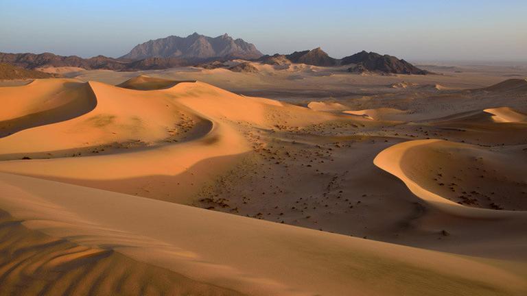 Tin Abard Sandünen, Mont Tazat, Tassili n Ajjer Nationalpark, Sahara, Algerien, Afrika *** Tin Abard Sand dunes, Mont Tazat, Tassili n Ajjer National Park, Sahara, Algeria, Africa Copyright: imageBROKER/EgmontxStrigl ibxest04894081.jpg Bitte beachten Sie die gesetzlichen Bestimmungen des deutschen Urheberrechtes hinsichtlich der Namensnennung des Fotografen im direkten Umfeld der Veröffentlichung! Tin Abard Sandünen, Mont Tazat, Tassili n Ajjer Nationalpark, Sahara, Algerien, Afrika *** Tin Abard Sand dunes, Mont Tazat, Tassili n Ajjer National Park, Sahara, Algeria, Africa Copyright: imageBROKER/EgmontxStrigl ibxest04894081.jpg Bitte beachten Sie die gesetzlichen Bestimmungen des deutschen Urheberrechtes hinsichtlich der Namensnennung des Fotografen im direkten Umfeld der Veröffentlichung!