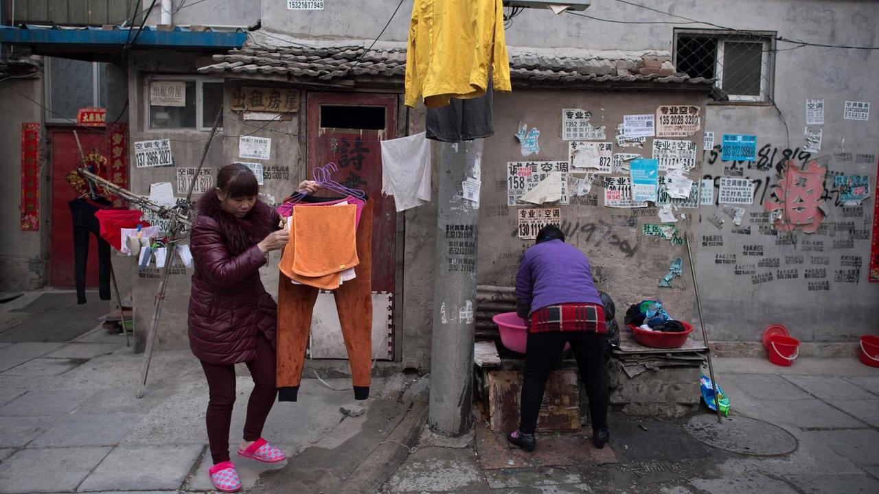 Heiqiaocun ist ein Viertel in Chinas Hauptstadt Peking, in dem vor allem Wanderarbeiter leben. Heiqiaocun ist ein Viertel in Chinas Hauptstadt Peking, in dem vor allem Wanderarbeiter leben.