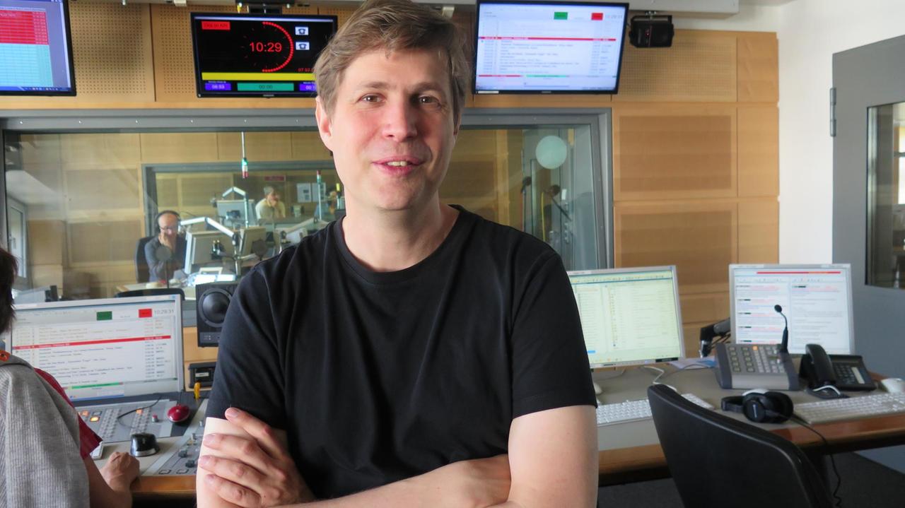 Der Schriftsteller Daniel Kehlmann zu Gast im Deutschlandradio Kultur. Der Schriftsteller Daniel Kehlmann zu Gast im Deutschlandradio Kultur.