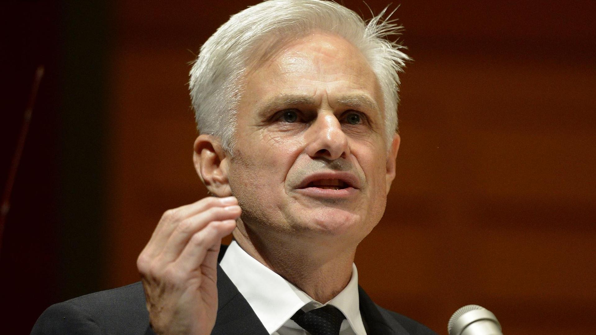Der Büchner-Preisträger Rainald Goetz, hier im November 2013. Der Büchner-Preisträger Rainald Goetz, hier im November 2013.