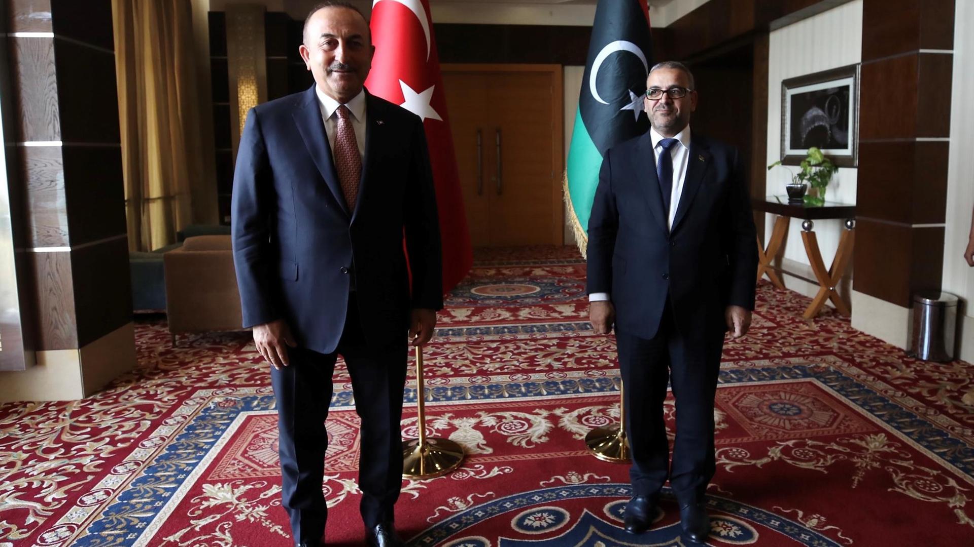Der türkische Außenminister Mevlüt Çavuşoğlu und Khalid Al-Mishri, Vorsitzender des Hohen Staatsrats von Libyen in Tripolis am 17.06.2020 Der türkische Außenminister Mevlüt Çavuşoğlu und Khalid Al-Mishri, Vorsitzender des Hohen Staatsrats von Libyen in Tripolis am 17.06.2020