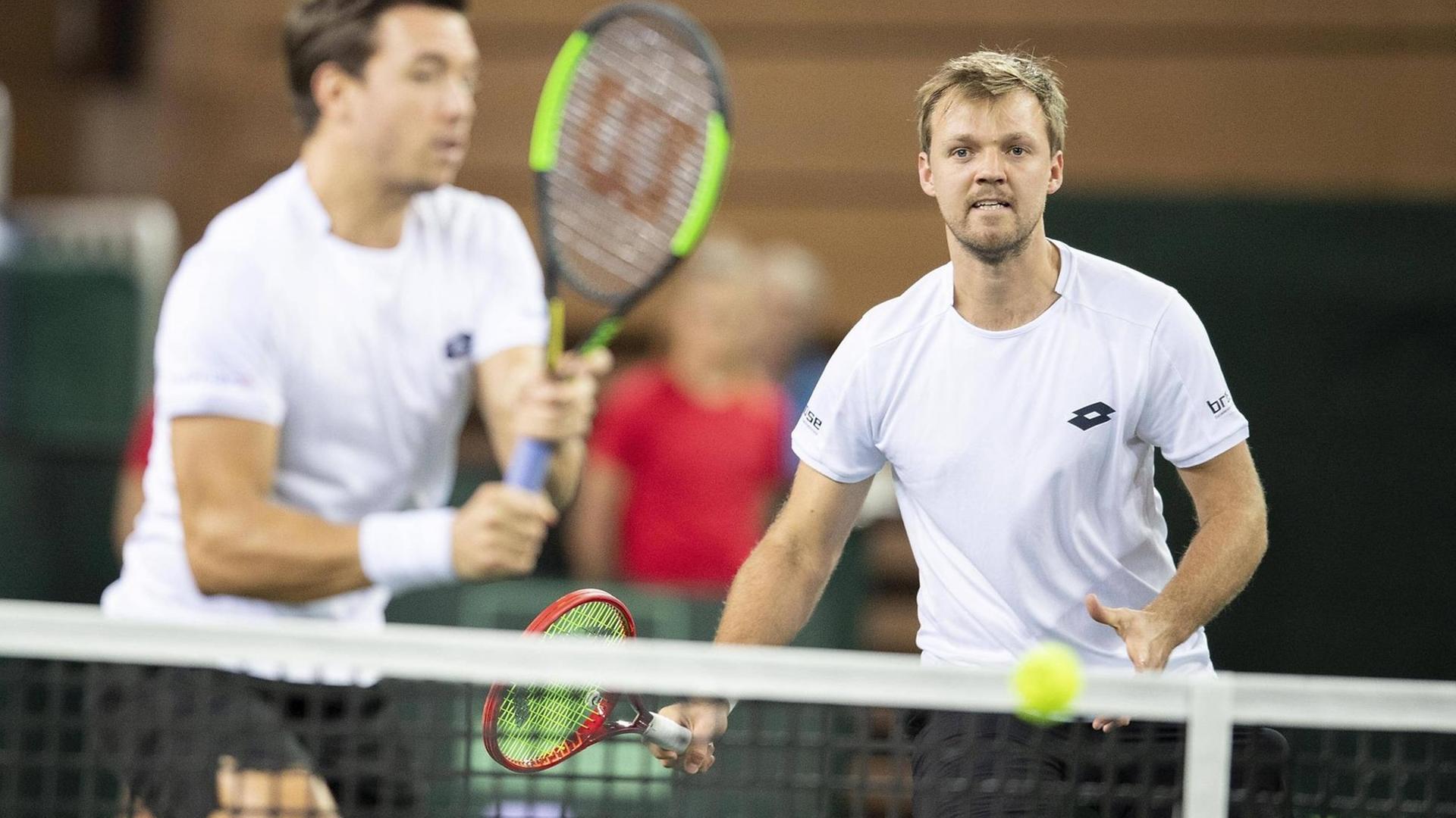 Kevin Krawietz (rechts) gewann im Herrendoppel mit Andreas Mies die French Open 2019. Kevin Krawietz (rechts) gewann im Herrendoppel mit Andreas Mies die French Open 2019.