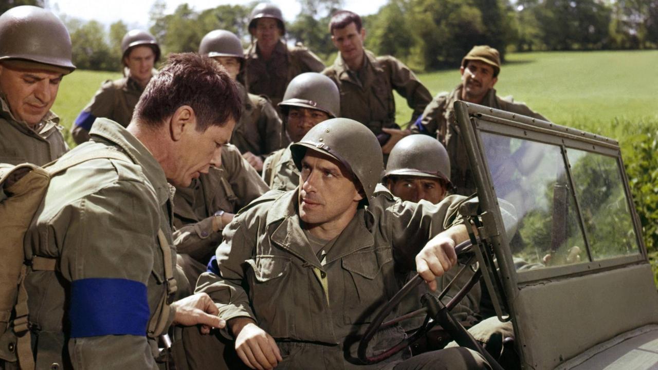 Am Filmset des Kinofilms "Das dreckige Dutzend" von Robert Aldrich. Am Filmset des Kinofilms "Das dreckige Dutzend" von Robert Aldrich.