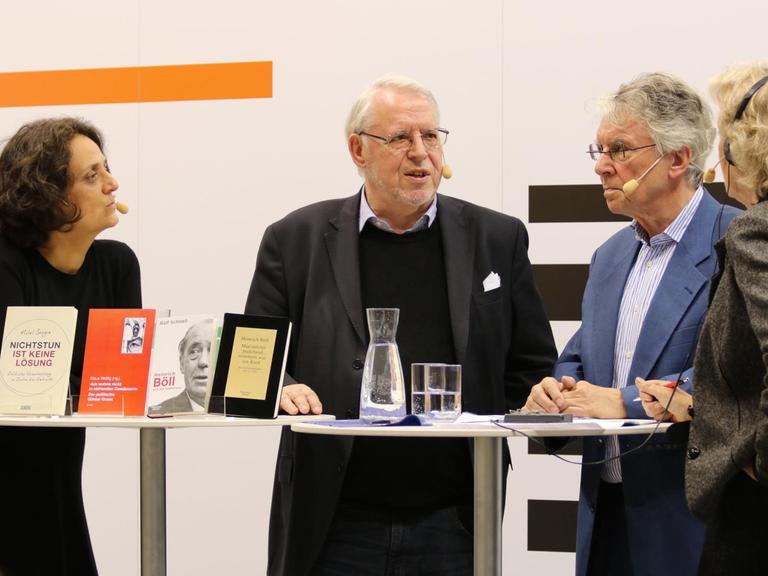 Hilal Sezgin, Klaus Wettig und Ralf Schnell im Gespräch mit Angela Gutzeit