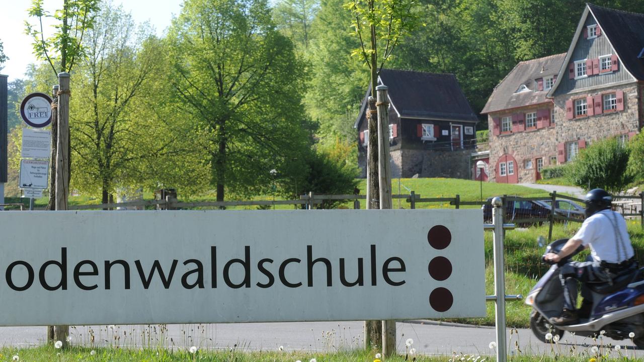 Weiter massiv in der Kritik: Die Odenwaldschule (OSO) in Ober-Hambach bei Heppenheim. Weiter massiv in der Kritik: Die Odenwaldschule (OSO) in Ober-Hambach bei Heppenheim.