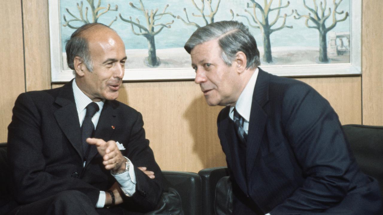Frankreichs Staatspräsident Valery Giscard d'Estaing (links) und Bundeskanzler Helmut Schmidt am 16.6.1977 im Bundeskanzleramt in Bonn Frankreichs Staatspräsident Valery Giscard d'Estaing (links) und Bundeskanzler Helmut Schmidt am 16.6.1977 im Bundeskanzleramt in Bonn