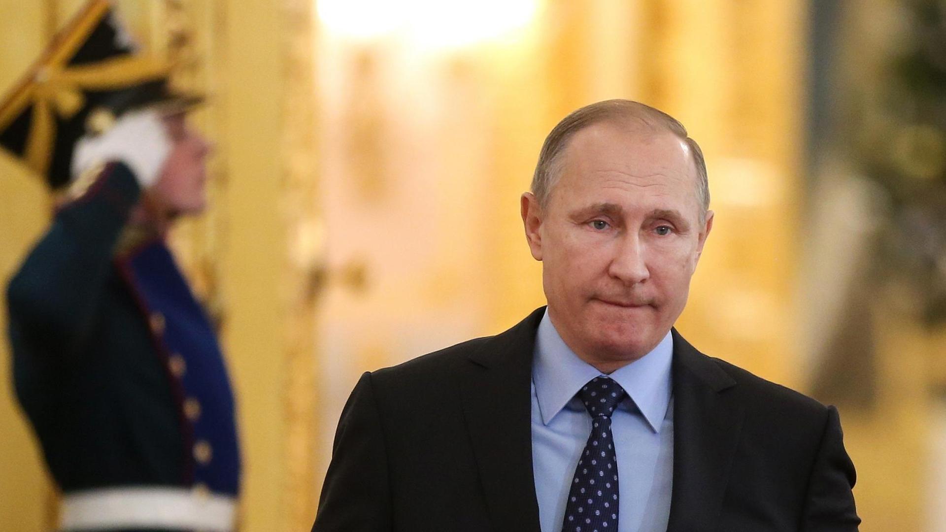Der russische Präsident Wladimir Putin am 27. Dezember 2016 im Kreml in Moskau. Der russische Präsident Wladimir Putin am 27. Dezember 2016 im Kreml in Moskau.