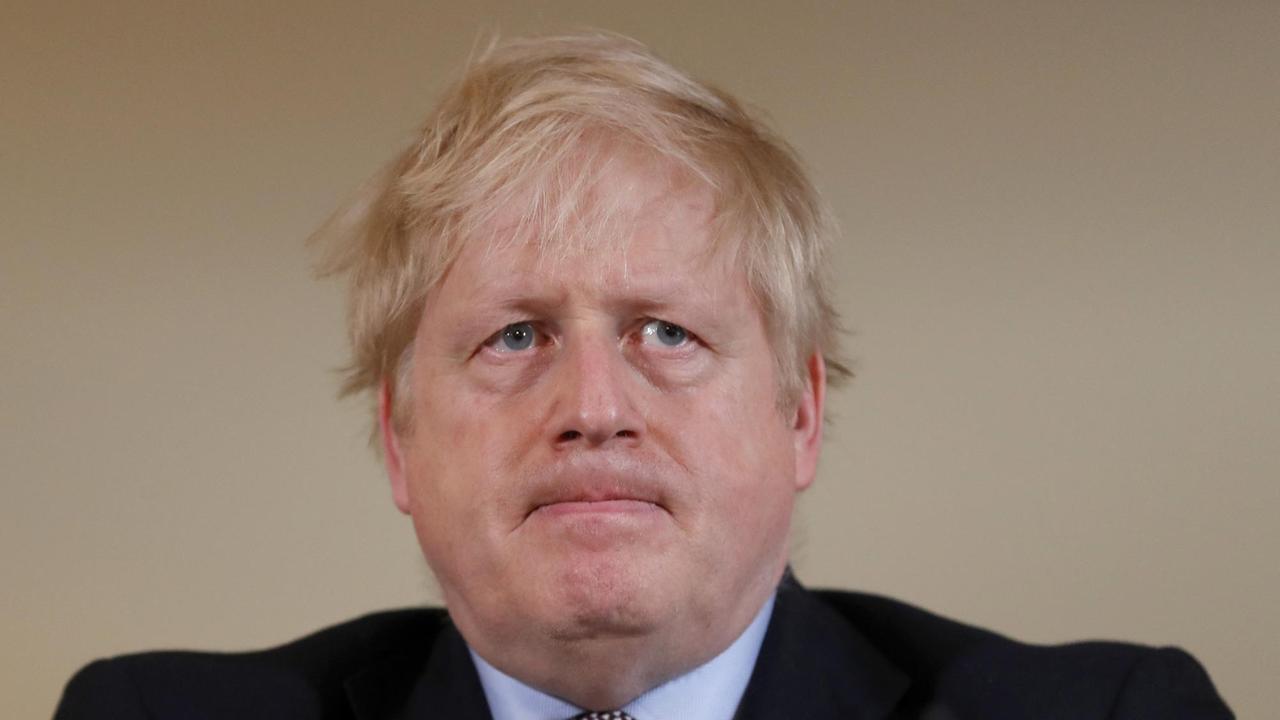 Großbritanniens Premierminister Boris Johnson während der Pressekonferenz über den Coronavirus-Aktionsplan der Regierung am 3. März 2020 in der Downing Street in London. Johnson kündigt Pläne zur Bekämpfung der Ausbreitung des neuen Coronavirus COVID-19 in Großbritannien an. Großbritanniens Premierminister Boris Johnson während der Pressekonferenz über den Coronavirus-Aktionsplan der Regierung am 3. März 2020 in der Downing Street in London. Johnson kündigt Pläne zur Bekämpfung der Ausbreitung des neuen Coronavirus COVID-19 in Großbritannien an.
