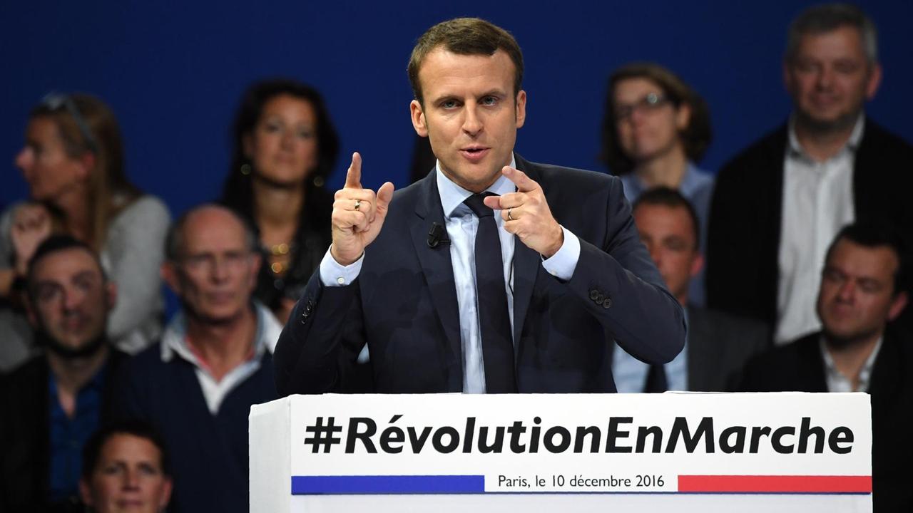 Sie sehen den französischen Politiker und früheren Wirtschaftsminister Emmanuel Macron, hier auf einer Verantstaltung seiner Bewegung "En Marche" in Paris.