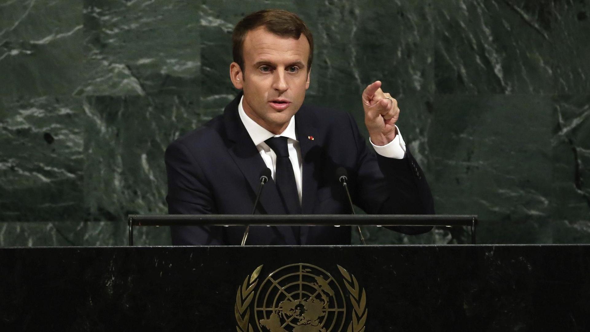 Der französische Präsident Emmanuel Macron spricht am 19.09.2017 in New York (USA) bei der UN-Generaldebatte der Vereinten Nationen. Der französische Präsident Emmanuel Macron spricht am 19.09.2017 in New York (USA) bei der UN-Generaldebatte der Vereinten Nationen.