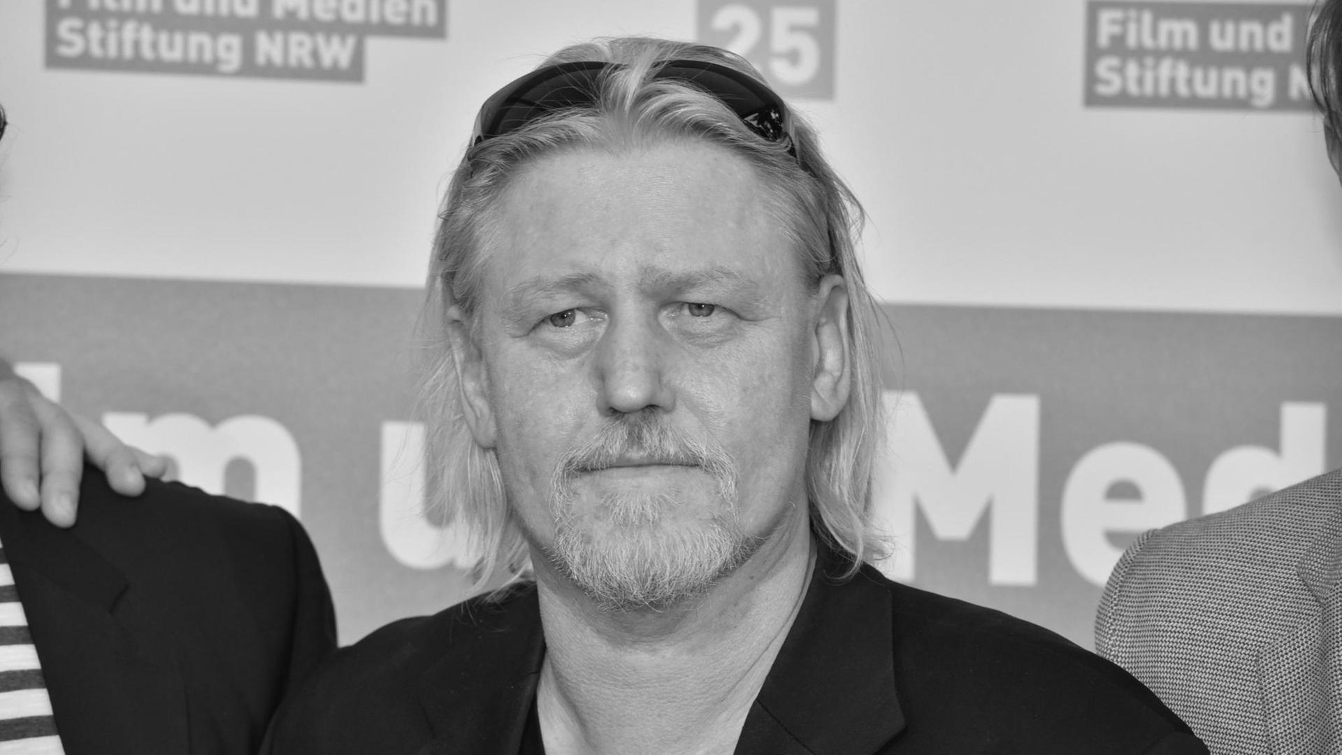 Der Schau-Spieler Arved Birnbaum ist tot. Der Schau-Spieler Arved Birnbaum ist tot.
