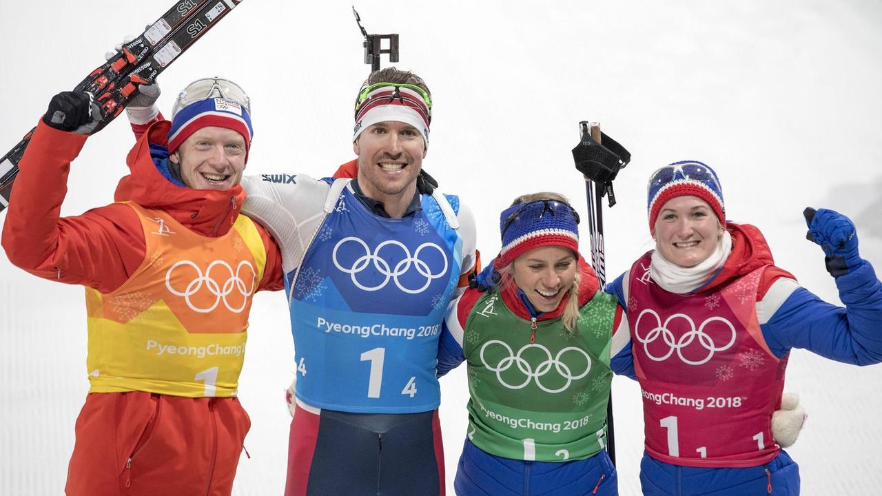 Das norwegische Biathlon-Team jubelt über den Erfolg bei den Olympischen Spielen in Südkorea. Das norwegische Biathlon-Team jubelt über den Erfolg bei den Olympischen Spielen in Südkorea.