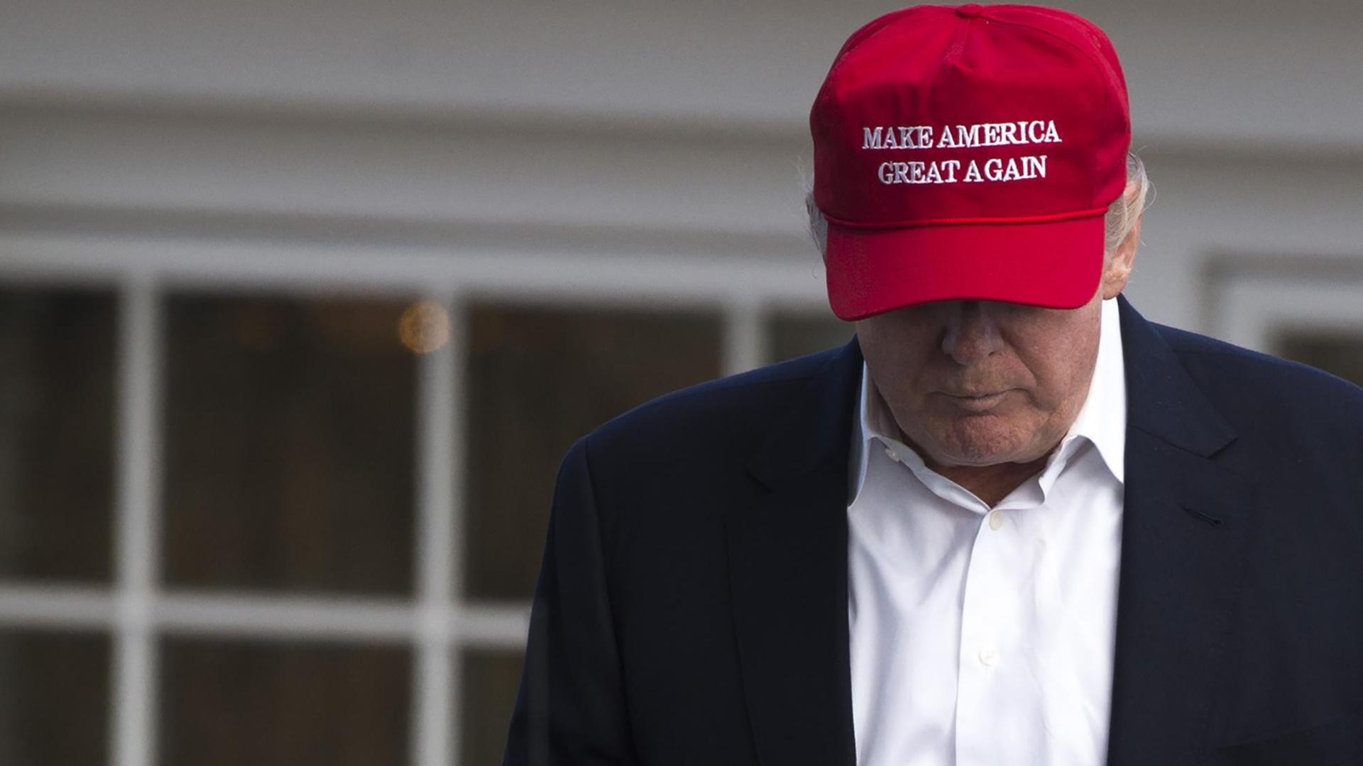 US-Präsident Donald Trump bei der 72. Open Golf Meisterschaft der Frauen auf seinem Trump National Golf Course in Bedminster, New Jersey. US-Präsident Donald Trump bei der 72. Open Golf Meisterschaft der Frauen auf seinem Trump National Golf Course in Bedminster, New Jersey.
