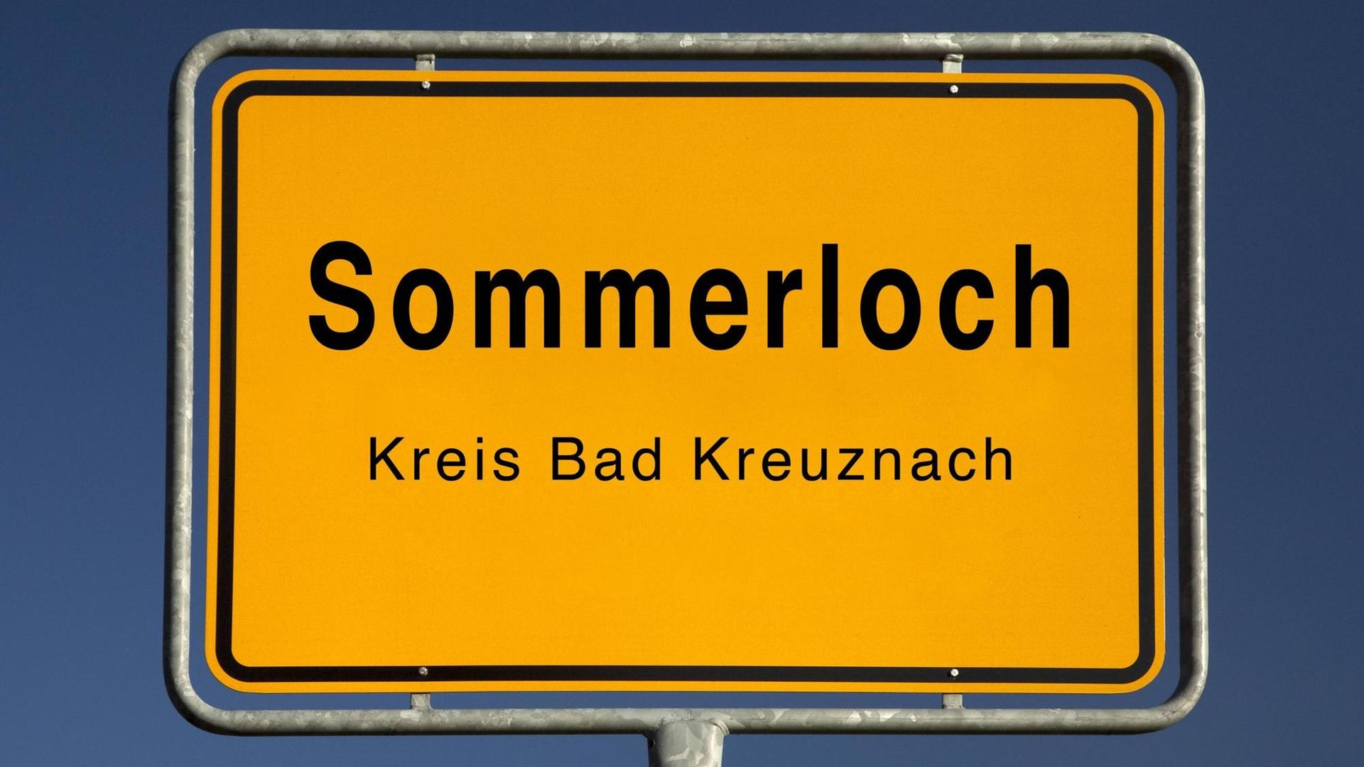 Ortschild des Ortes Sommerloch im Kreis Bad Kreuznach. Ortschild des Ortes Sommerloch im Kreis Bad Kreuznach.