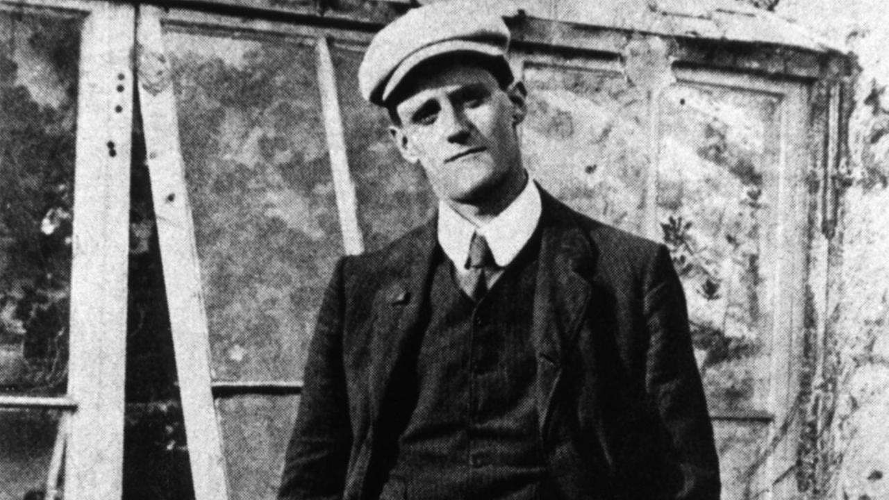 Portrait des irischen Schriftstellers James Joyce, aufgenommen 1904. Portrait des irischen Schriftstellers James Joyce, aufgenommen 1904.