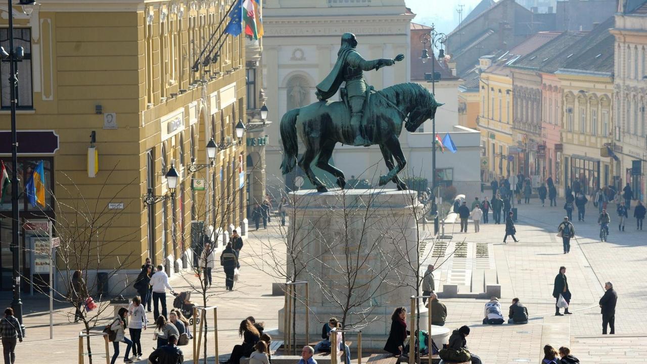 Das Zentrum von von Pecs, rund 200 Kilometer südlich von Budapest gelegen Das Zentrum von von Pecs, rund 200 Kilometer südlich von Budapest gelegen