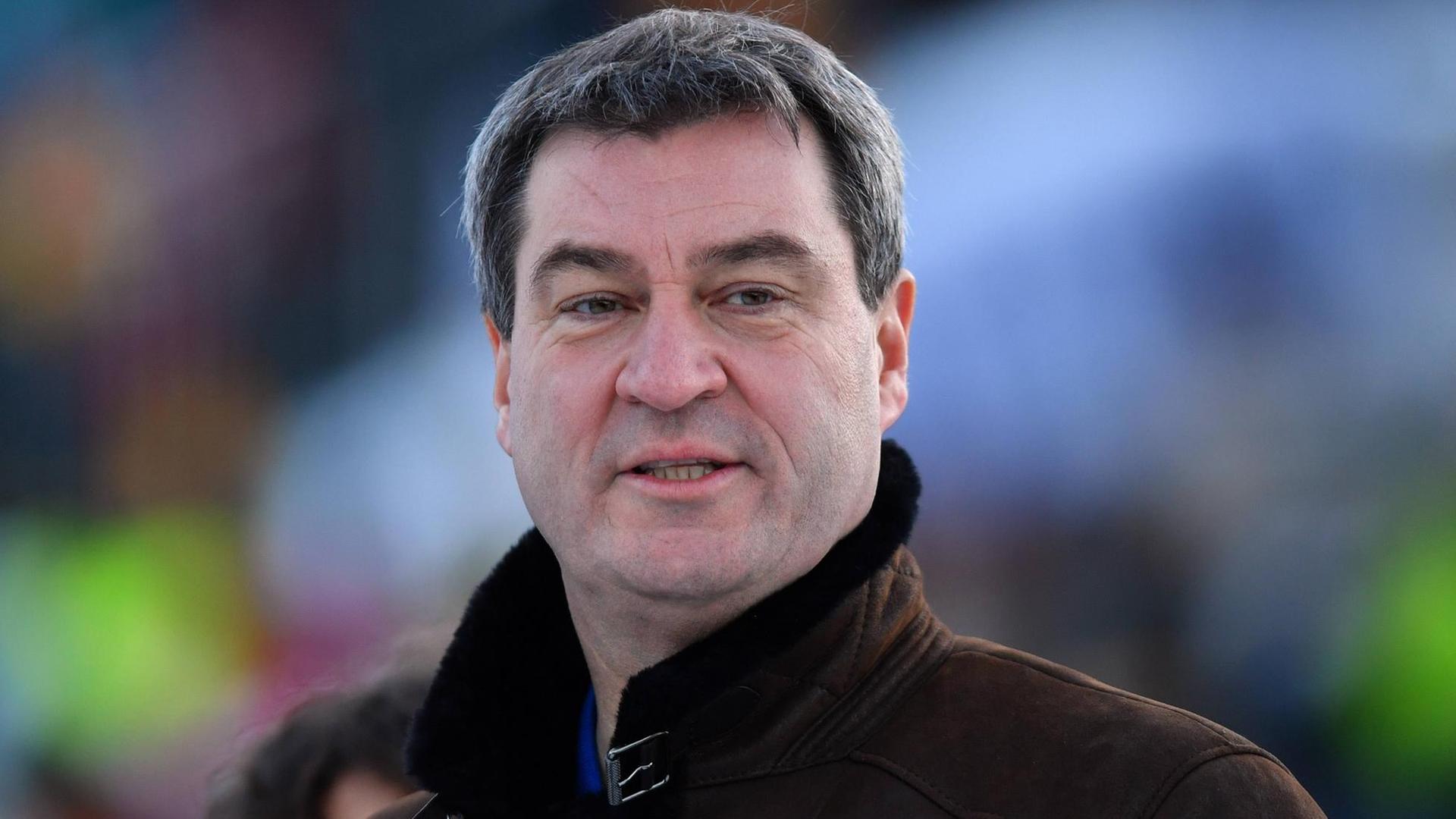 Markus SOEDER (designieter Ministerpraesident Bayern), Einzelbild,angeschnittenes Einzelmotiv,Portraet,Portrait,Porträt Skispringen, 66.Internationale Vierschanzentournee 2017/18. Neujahrsspringen in Garmisch Partenkirchen am 01.01.2018. *** Markus SÖDER designieter former Minister President of Bavaria frame single subject cut to portrait portrait portrait ski jumping 66 international four hills tournament 2017 18 new year s event in Garmisch Partenkirchen on 01 01 2018 Markus SOEDER (designieter Ministerpraesident Bayern), Einzelbild,angeschnittenes Einzelmotiv,Portraet,Portrait,Porträt Skispringen, 66.Internationale Vierschanzentournee 2017/18. Neujahrsspringen in Garmisch Partenkirchen am 01.01.2018. *** Markus SÖDER designieter former Minister President of Bavaria frame single subject cut to portrait portrait portrait ski jumping 66 international four hills tournament 2017 18 new year s event in Garmisch Partenkirchen on 01 01 2018