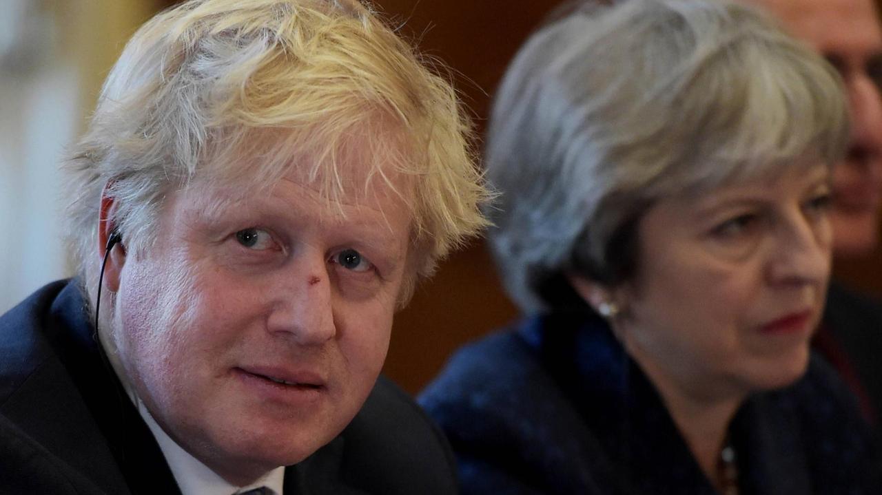Boris Johnson (l.) und Theresa May 