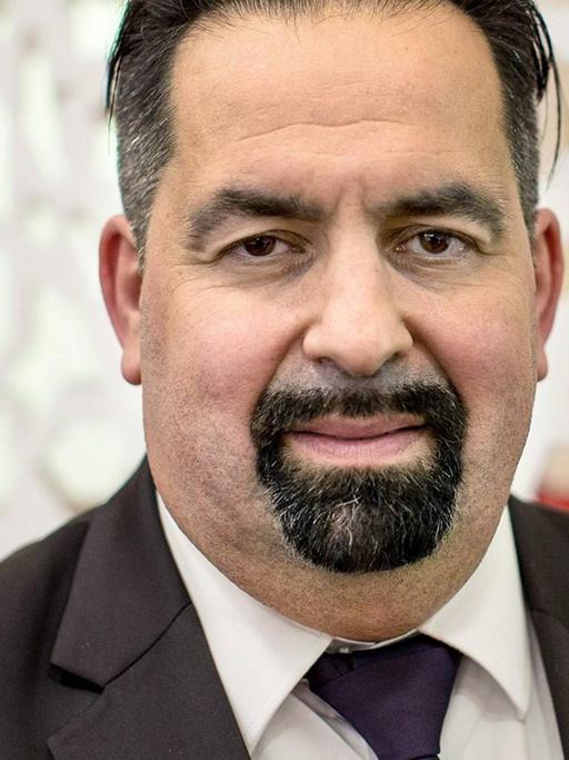 Ayman Mazyek, Vorsitzender des Zentralrats der Muslime in Deutschland, bei einem Festakt am 26. September 2018 zur Eröffnung der Al-Nour-Moschee in Hamburg-Horn.
