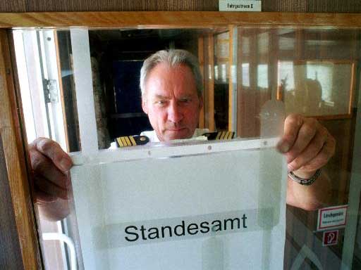 Pascal Beucker und Frank Überall Die Beamtenrepublik Der Staat im